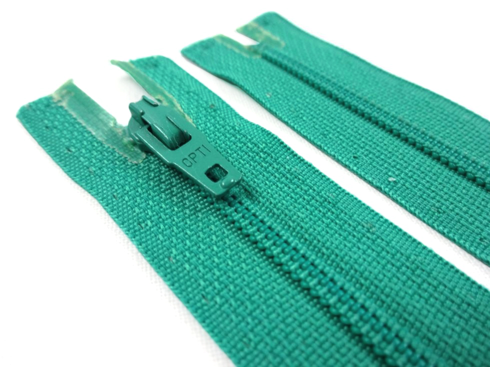 D072 Opti Coil Zipper 60 cm Closed End green