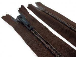 D104 Opti Coil Zipper 20 cm Closed End dark brown