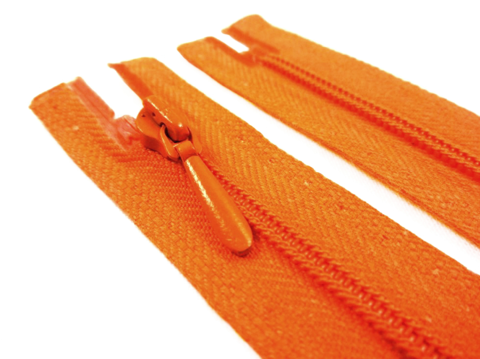 D105 Opti Coil Zipper 55 cm Closed End orange