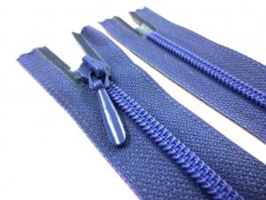D105 Opti Coil Zipper 15 cm Closed End blue