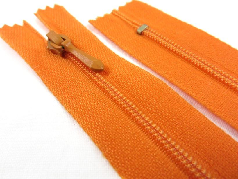 D108 Coil Zipper 15 cm Closed End orange