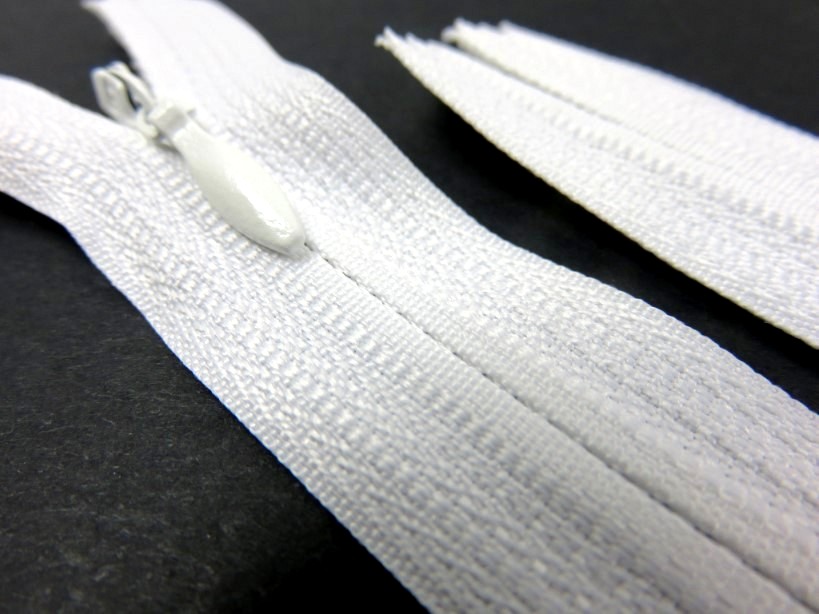 D206 Invisible Zipper 20 cm white