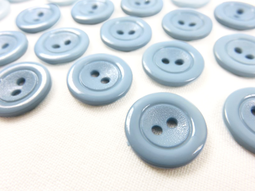 K002 Plastic Button 15 mm blue