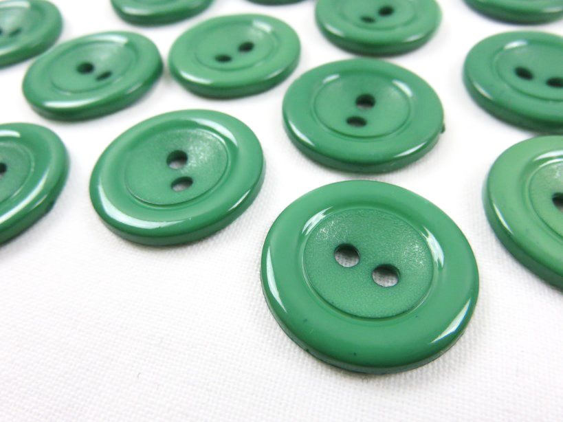 K002 Plastic Button 22 mm green
