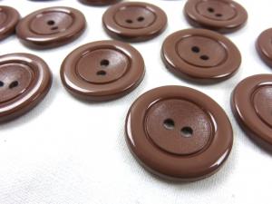 K002 Plastic Button 24 mm brown