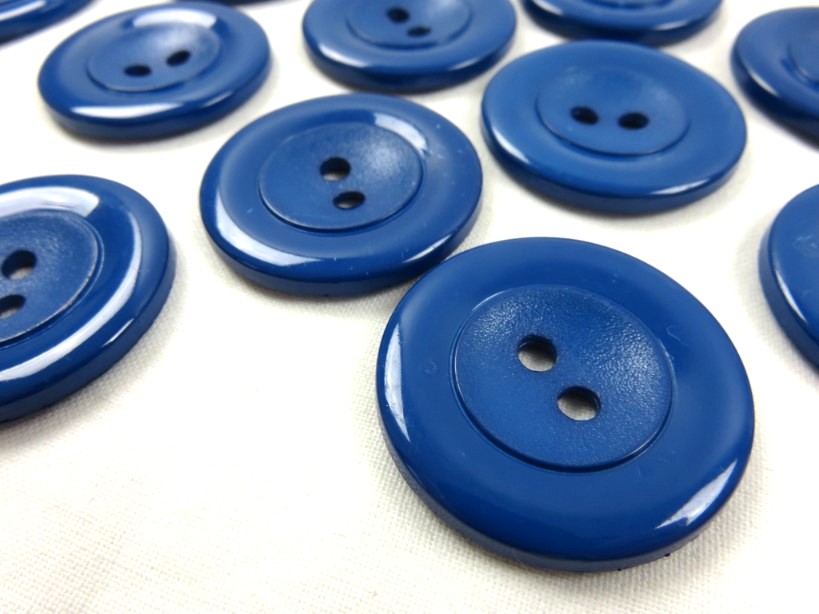 K002 Plastic Button 34 mm dark blue