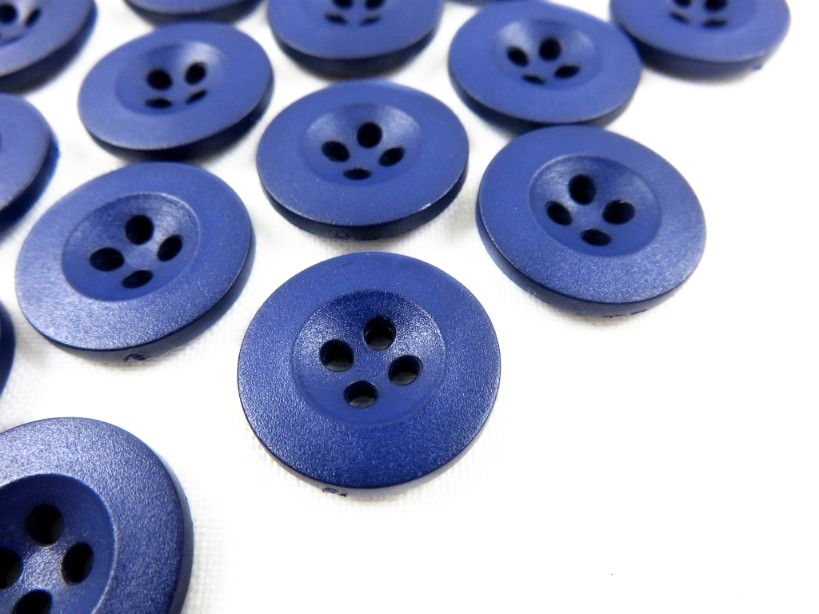 K008 Plastic Button 18 mm Basic blue