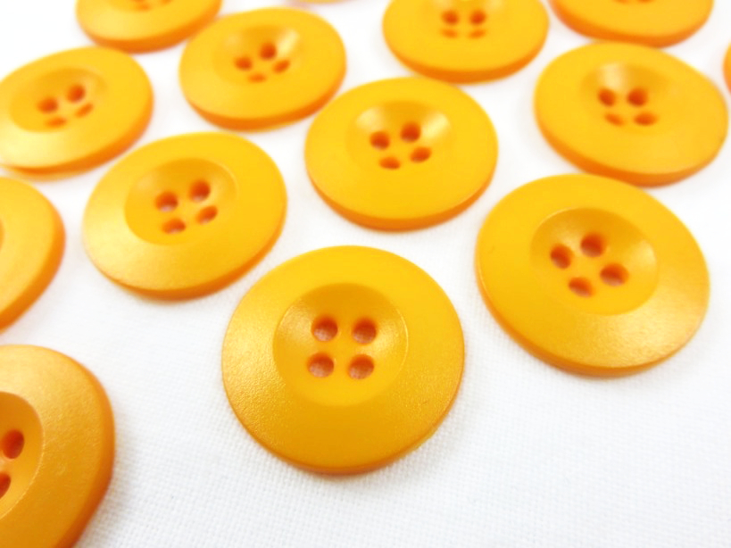 K008 Plastic Button 20 mm Basic yellow