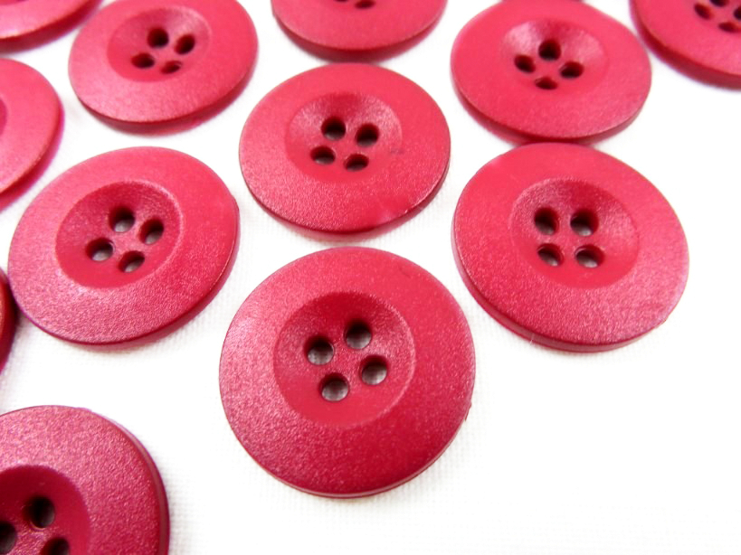 K008 Plastic Button 20 mm Basic wine red