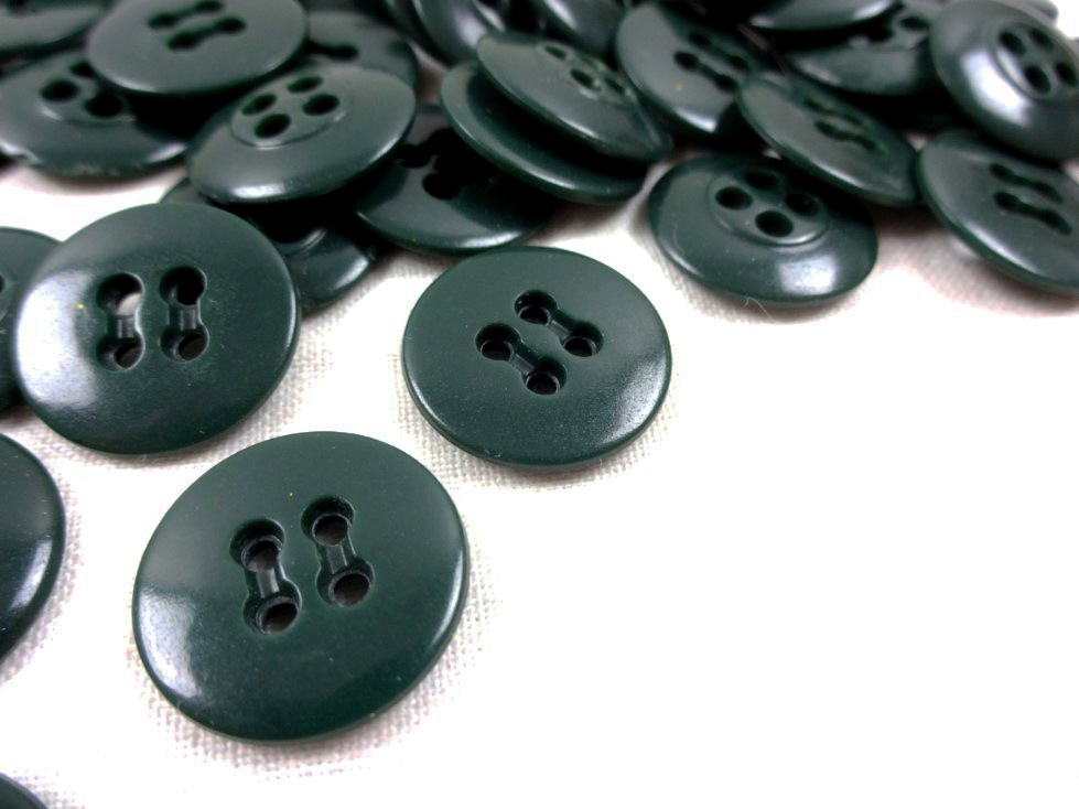 K010 Plastic Button 17 mm dark green