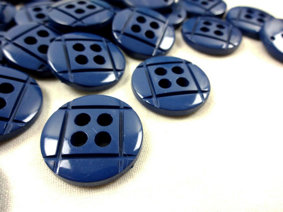 K014 Plastic Button 23 mm dark blue