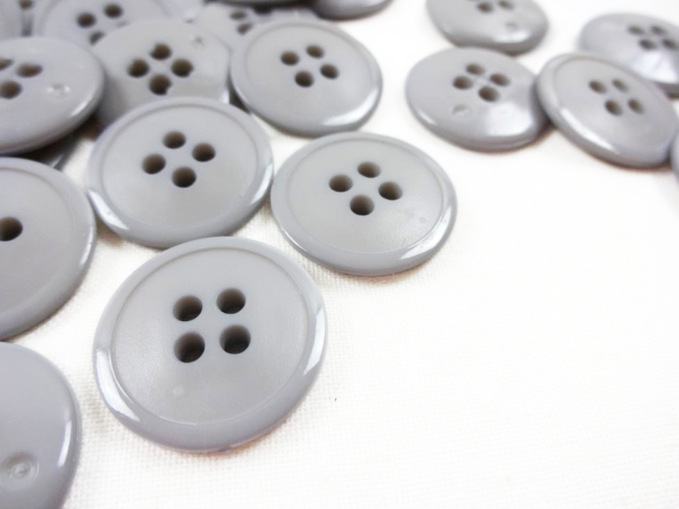 K020 Plastic Button 20 mm grey