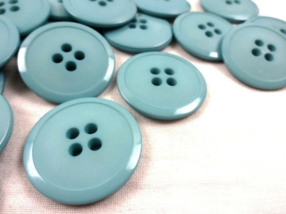 K020 Plastic Button 28 mm blue