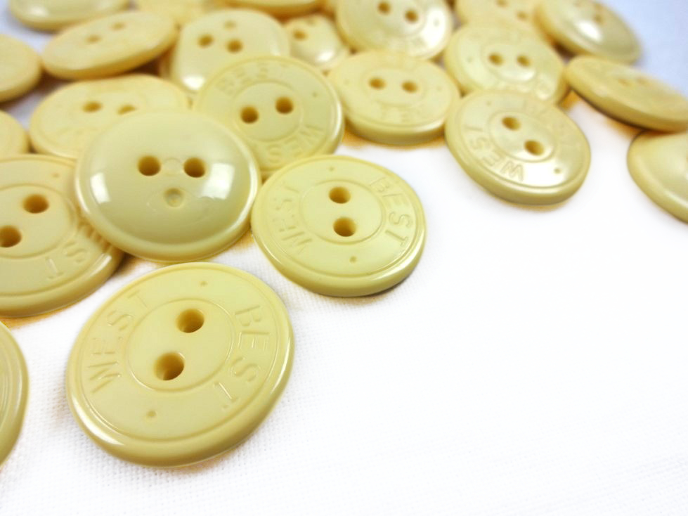 K030 Plastic Button 20 mm Best West light yellow
