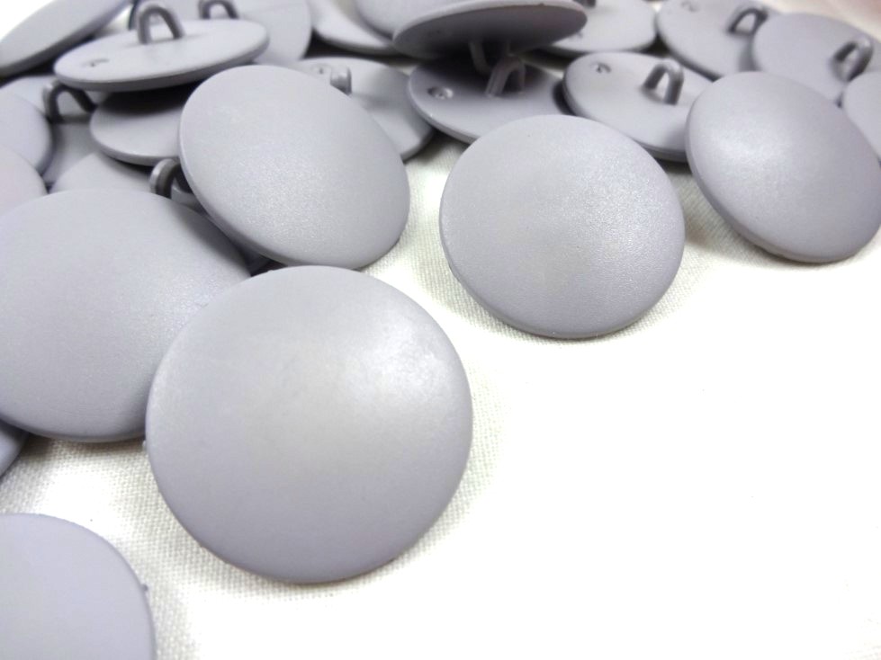 K033 Plastic Button Basic 28 mm light grey