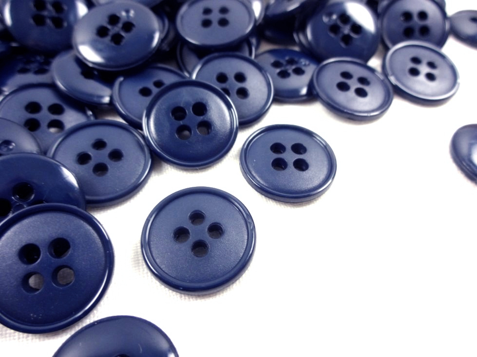 K037 Plastic Button 15 mm Basic dark blue