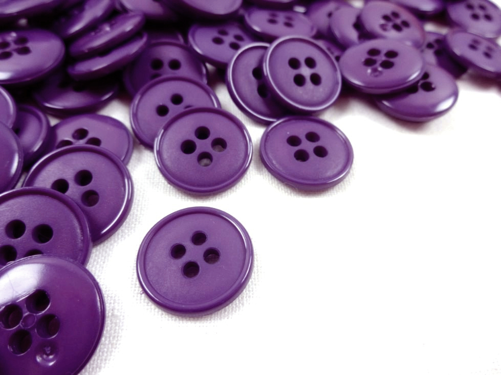 K037 Plastic Button 16 mm Basic purple