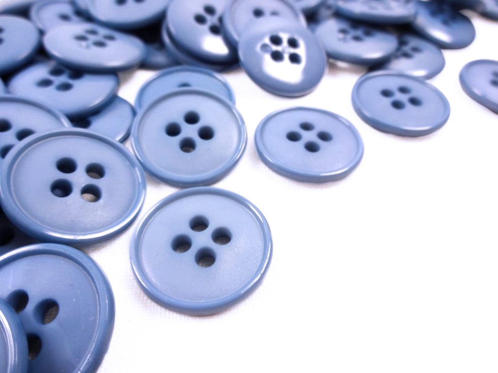 K037 Plastic Button 18 mm Basic blue