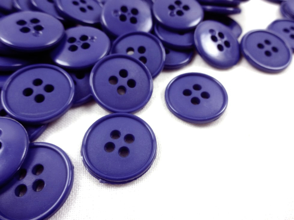 K037 Plastic Button 18 mm Basic purple