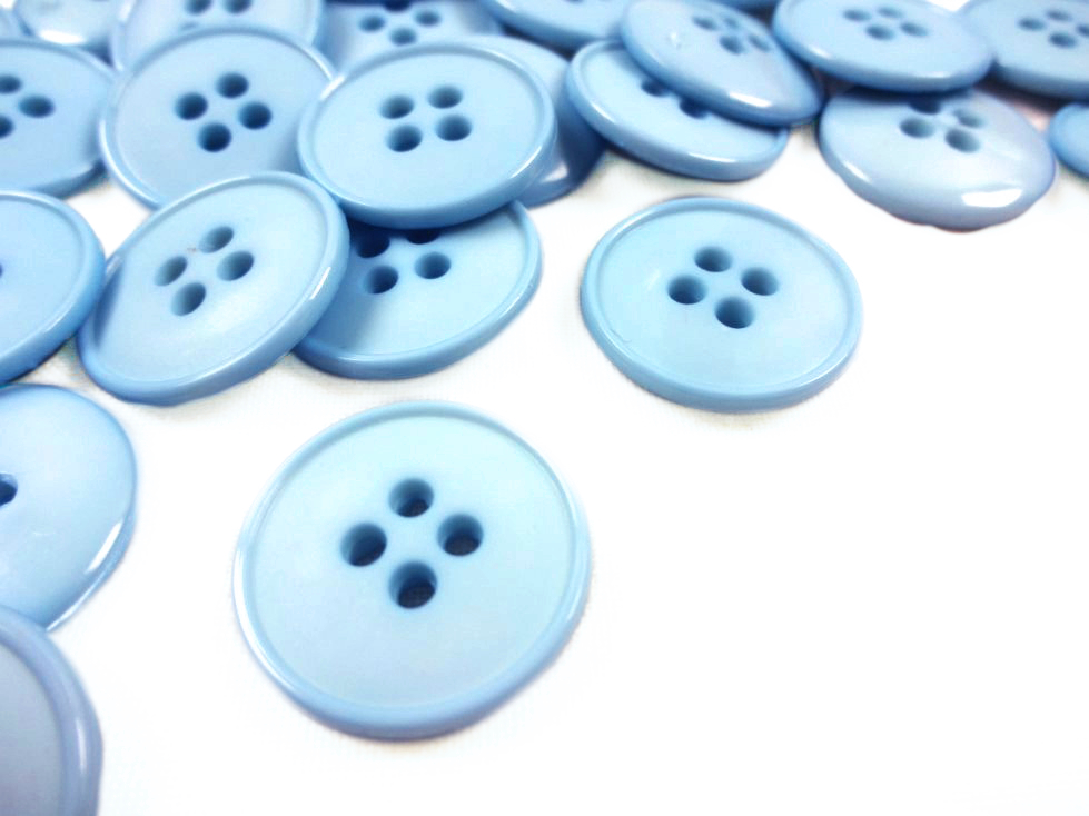 K037 Plastic Button 20 mm Basic light blue