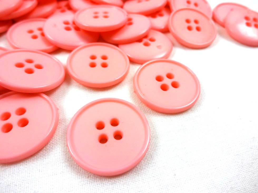K037 Plastic Button 23 mm Basic pink