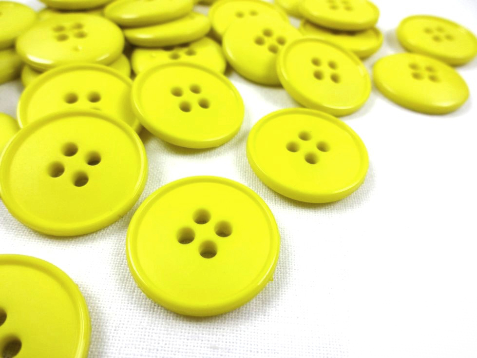 K037 Plastic Button 23 mm Basic yellow green
