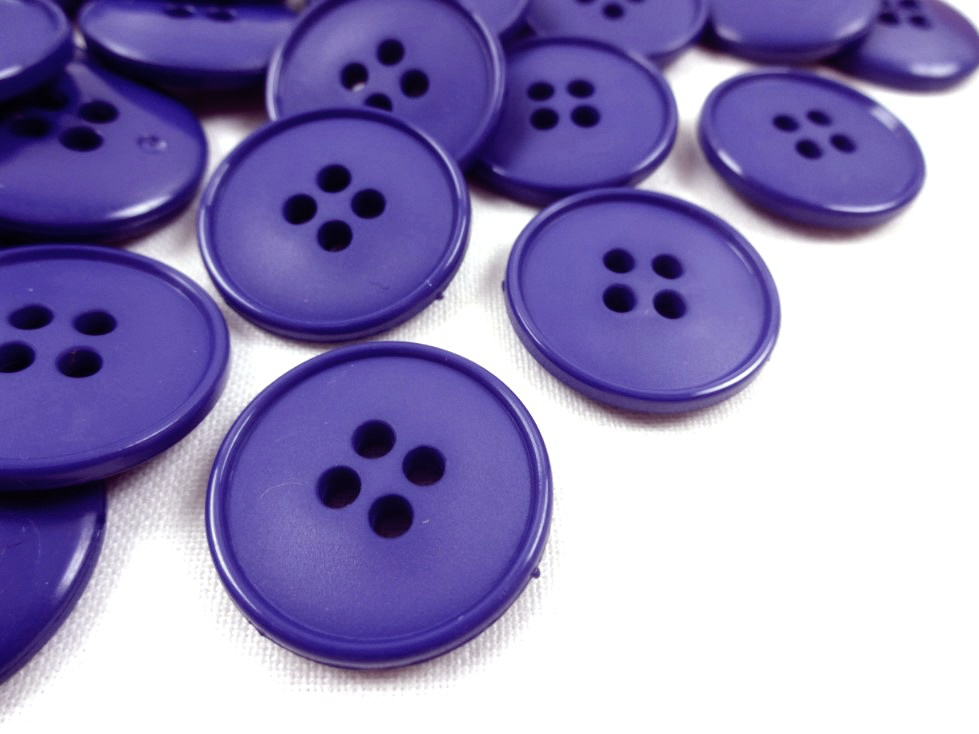 K037 Plastic Button 23 mm Basic purple