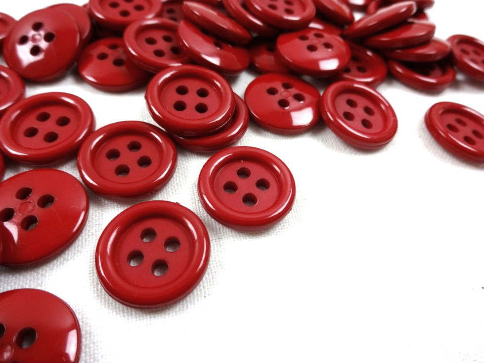 K038 Plastic Button Basic 15 mm red