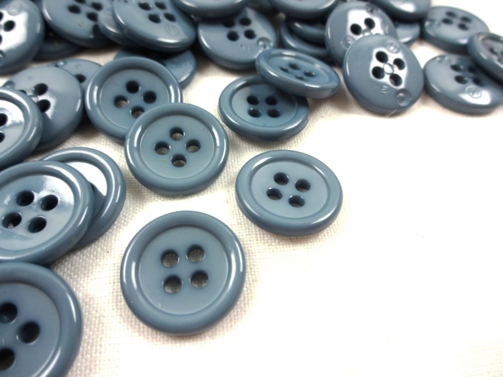 K039 Plastic Button Basic 15 mm blue