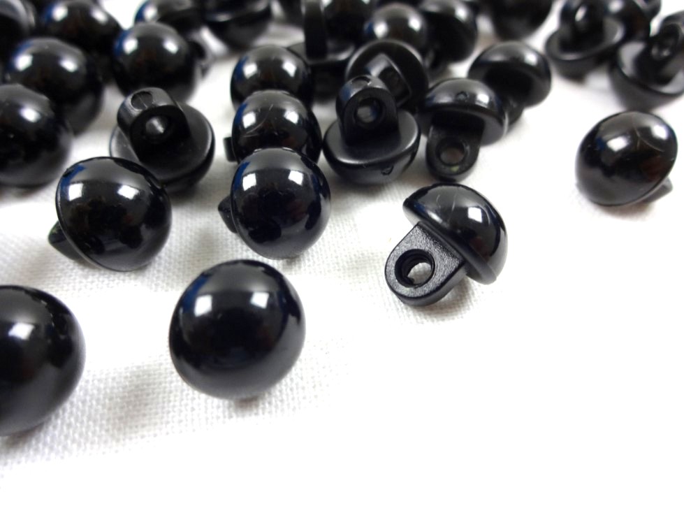 K048 Plastic Button 10 mm black