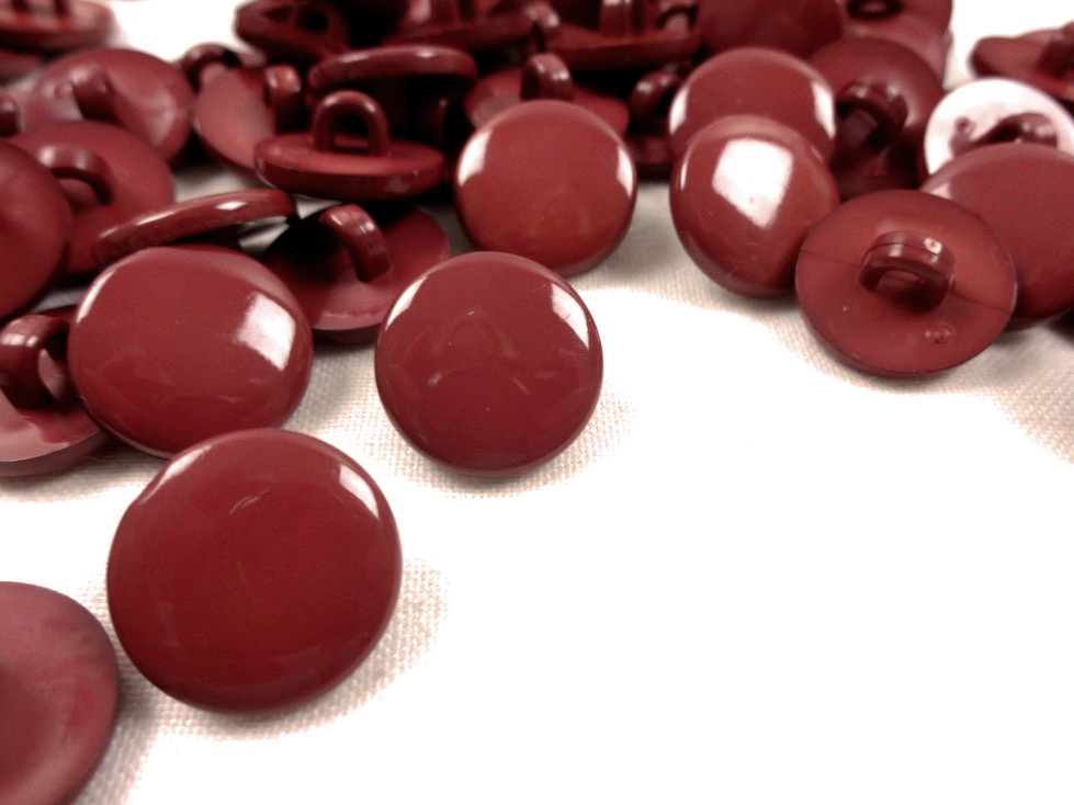 K063 Plastic Button 15 mm wine red