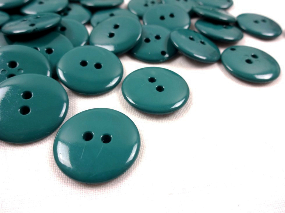 K064 Plastic Button 20 mm green