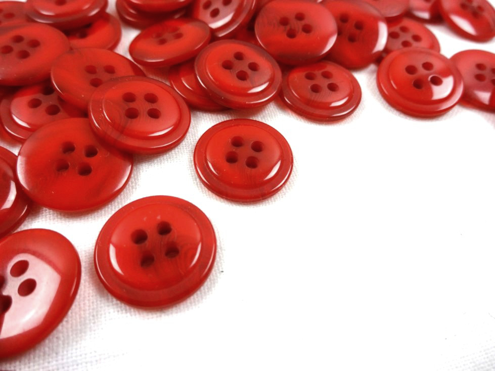 K074 Plastic Button Basic 15 mm red