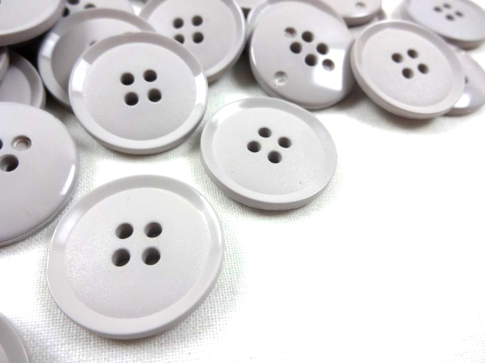 K077 Plastic Button 28 mm light grey