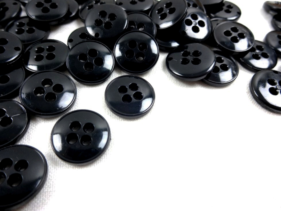 K082 Plastic Button 14 mm black