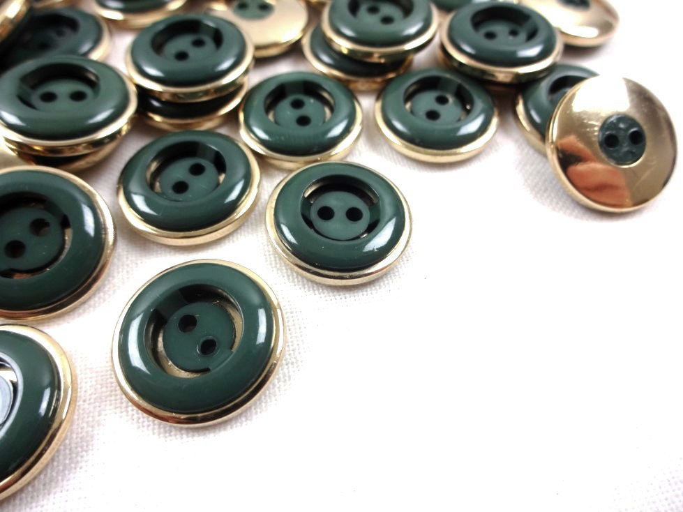 K106 Plastic Button 15 mm dark green/gold