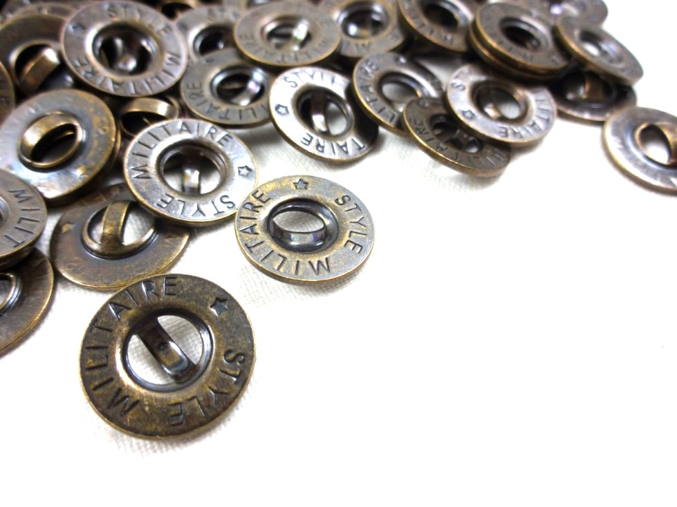 K137 Metal Button Militaire Style 14 mm oxide