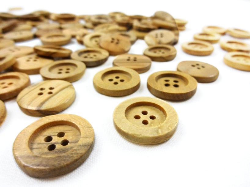 Olive wood button 20 mm