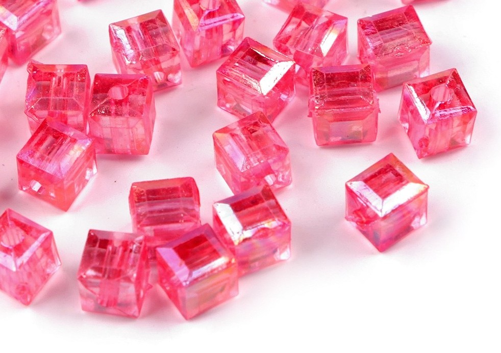 P226 Plastpärlor kub 6 mm rosa (65 st) **