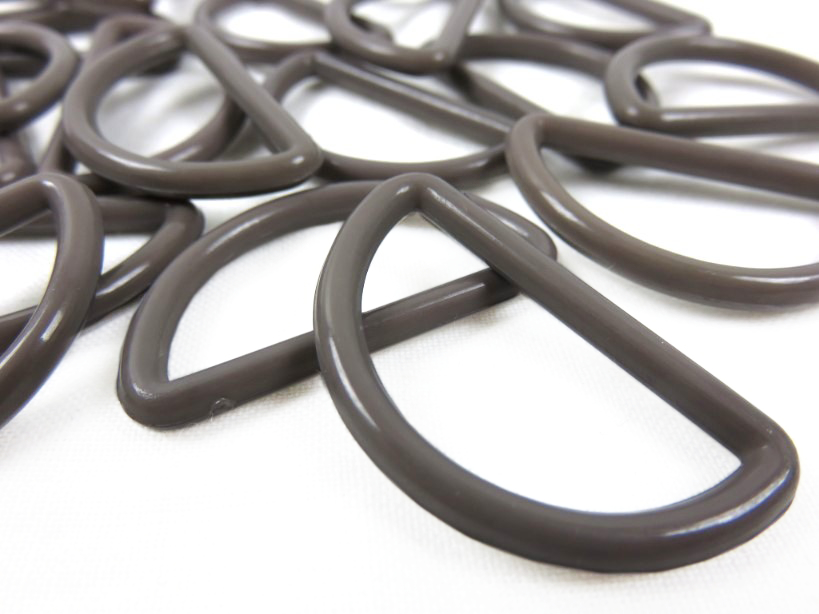 S050 Plastic D-ring 30 mm brown