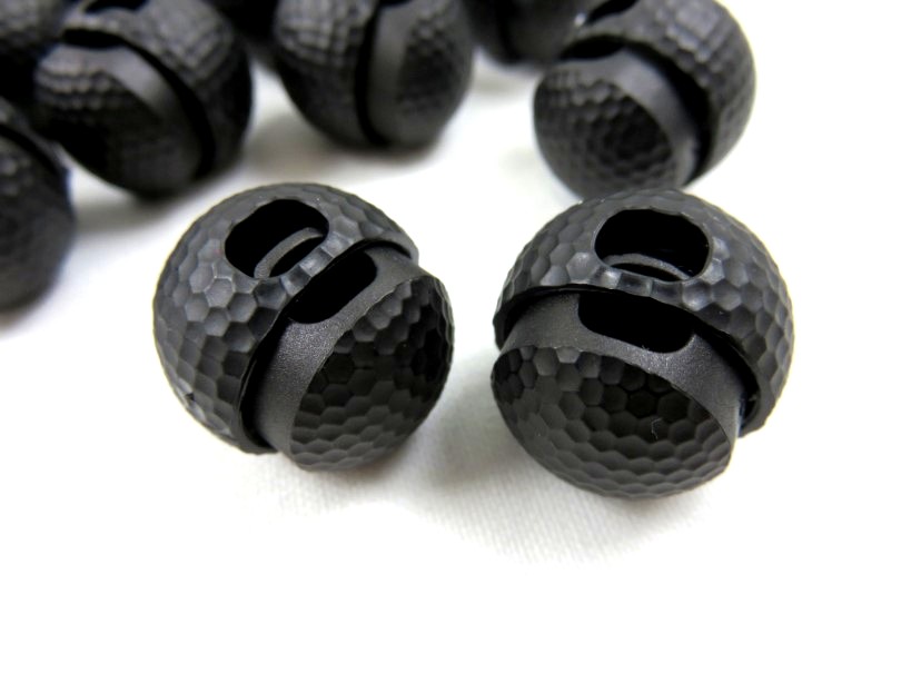 Snörlås golfboll 18 mm svart