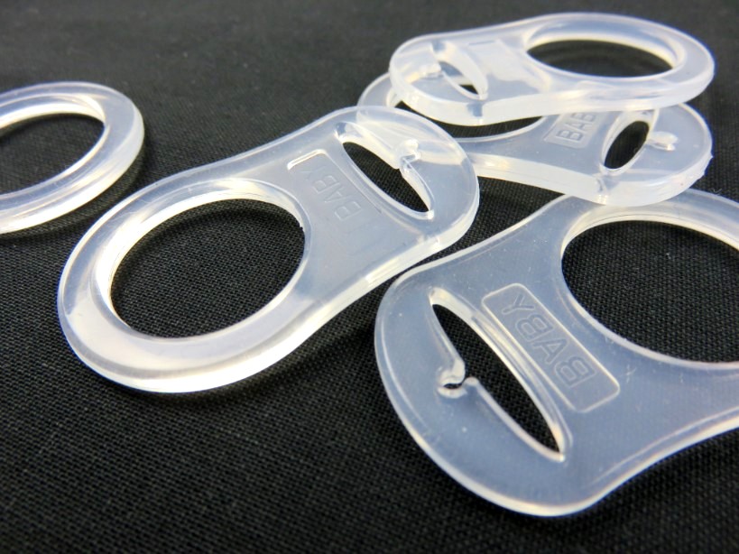 Pacifier ring transparent