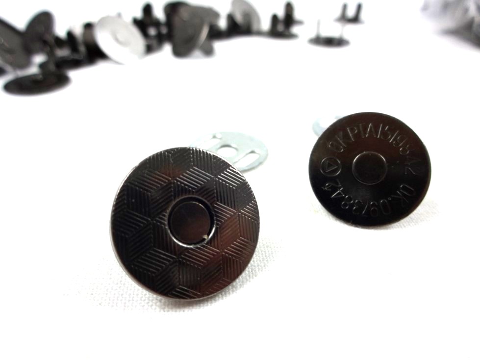 S607 Magnetlås med mönster 18 mm mörk nickel