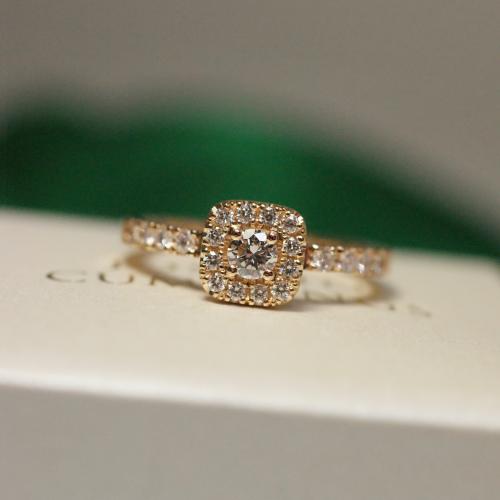 Sparkling Halo Diamond Band (0,48 ct)