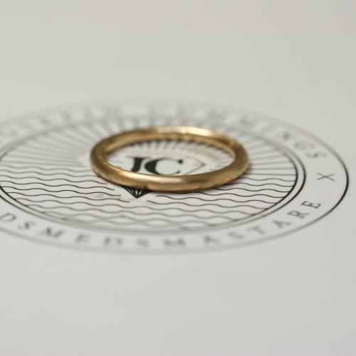 Thin Ring Brushed 18 K