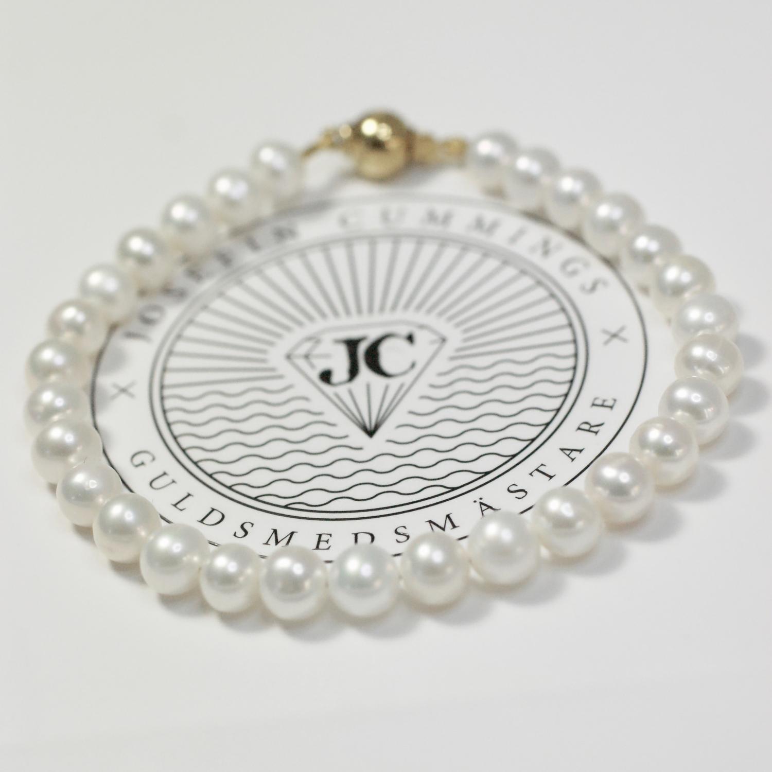 White Pearls Bracelet