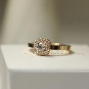 Sparkling Halo (0,32 ct)