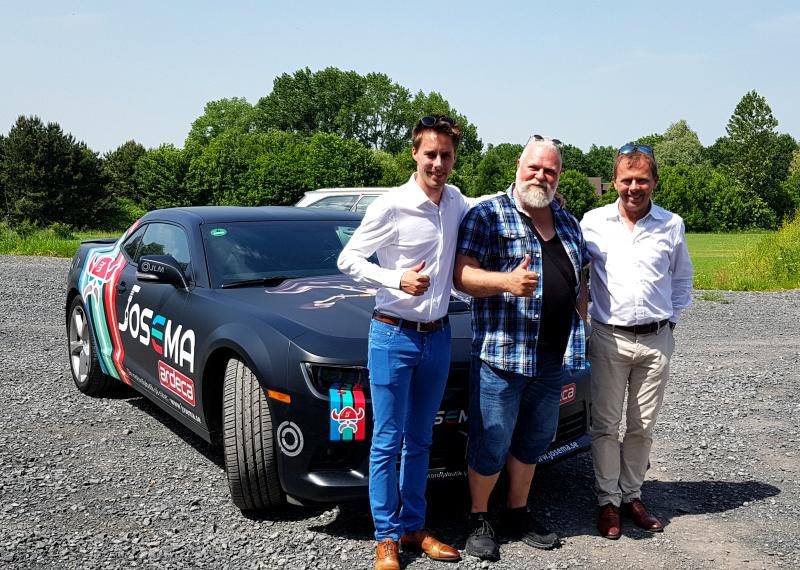 Josema tillsammans med den nya ägaren av Ardeca Lubricants Hein Vandecasteele med VD:n sonen Arne Vandecasteele