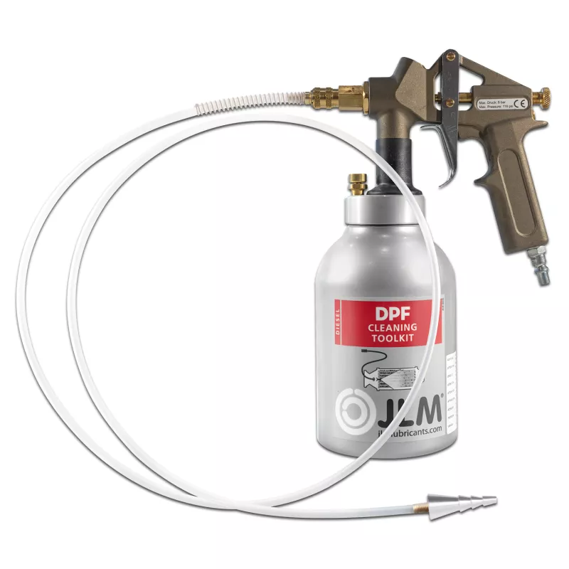 DPF tryckluftpistol för rengöring av diesel partikelfilter med JLM Lubricants DPF rengöringsvätskor.