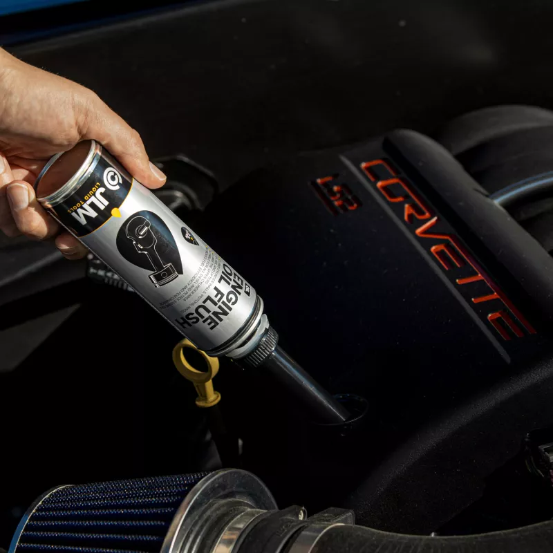 JLM Engine Oil Flush rengör din motor på djupet inifrån och löser upp avlagringar, lack och smuts som stjäl kraft och förkortar motorns livslängd